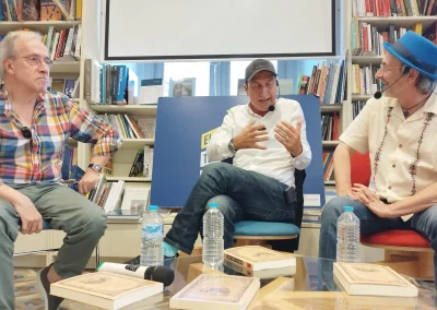 Imagen de la presentación del libro Cósmicos, de Ignacio Nacho.