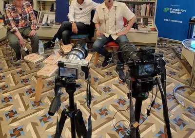 Imagen de la presentación del libro Cósmicos, de Ignacio Nacho.